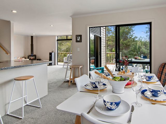 Hillside Hideaway - Kaiteriteri Holiday Home - 1033094 - photo 3