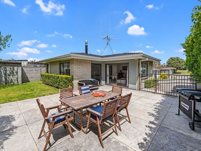 Bach Relax - Mt Maunganui Holiday Home - 1033108 - photo 1