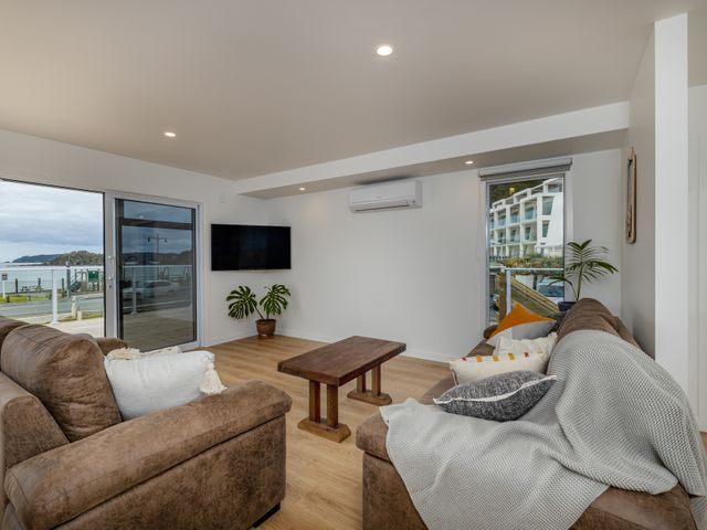 Waterfront Beach House - Paihia Holiday Home - 1036645 - photo 2