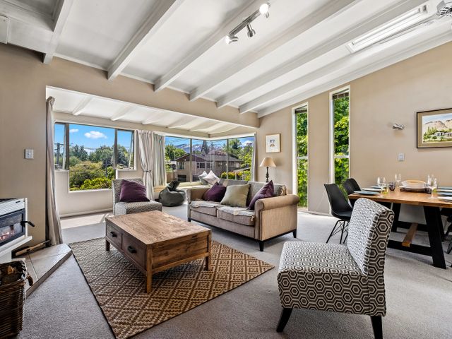 Taha Wai - Wanaka Holiday Home - 1036836 - photo 3