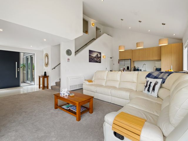 Queenstown Lake Views - Upstairs Apartment - 1037218 - photo 4