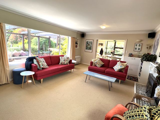 Tranquility Base - Waikanae Beach Holiday Home - 1038875 - photo 4