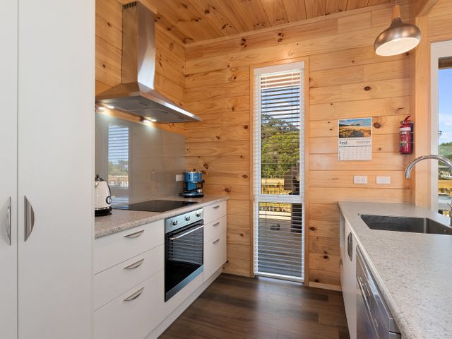 Matapouri Bayside Retreat - Matapouri Holiday Home - 1039512 - photo 4