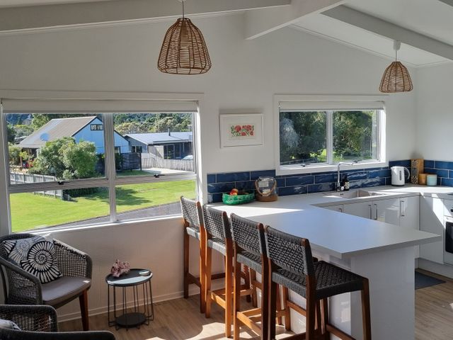 The Black Shack - Cooks Beach Holiday Home - 1043307 - photo 3