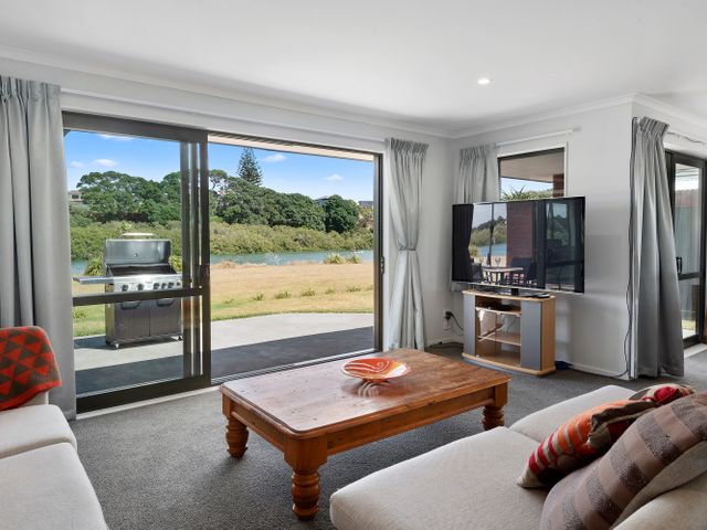 The Waterfront Ruakaka - Ruakaka Holiday Home - 1045293 - photo 4