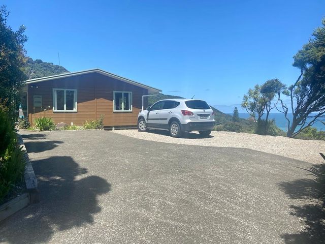 Seaview, Sun and Surf - Piha Holiday Home - 1046059 - photo 3