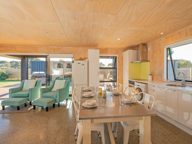 Black Beauty Retreat - Matarangi Holiday Home - 1049097 - photo 3