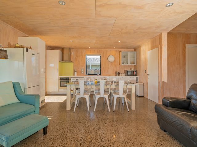 Black Beauty Retreat - Matarangi Holiday Home - 1049097 - photo 4