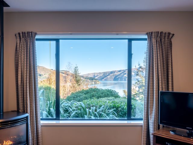 Fantail Cottage with Sea Views - Akaroa Home - 1049147 - photo 5