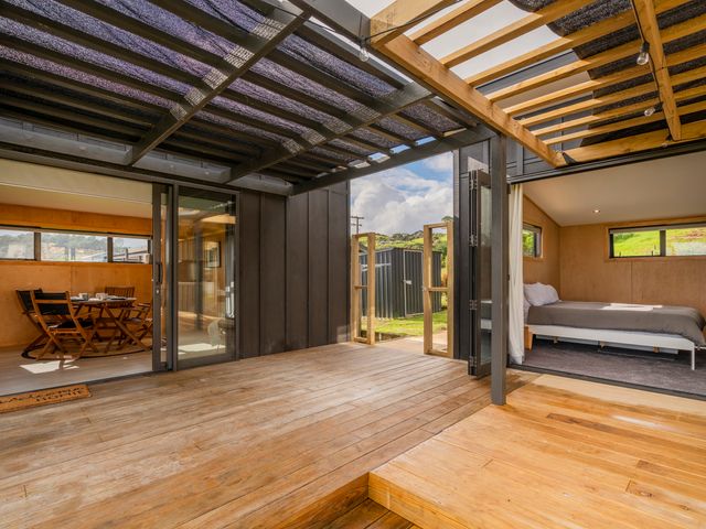 The Little Bach at Whangapoua - 1049501 - photo 3