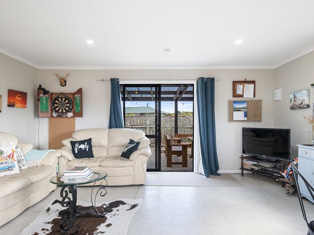 Himatangi Kiwi Bach - Himatangi Beach Holiday Home - 1050488 - photo 3