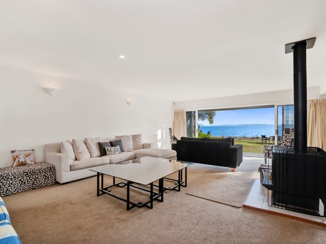 Waitahanui Lakefront Escape - Waitahanui Home - 1053199 - photo 3