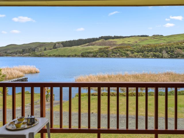 Escape to the Lake - Lake Rotoiti Bach - 1054554 - photo 3