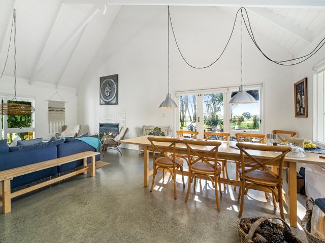 The House - The Lodge Te Horo - 1055998 - photo 3