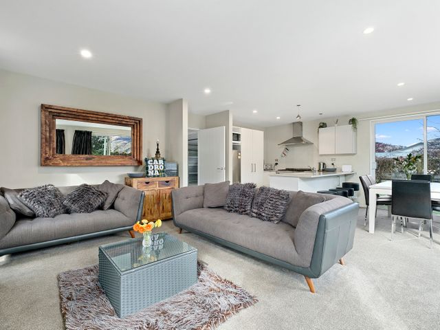 Hunter's Retreat - Wanaka Holiday Home - 1056421 - photo 2