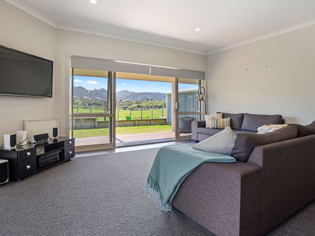 Sky Blue Retreat - Waihi Beach Holiday Home - 1058548 - photo 3