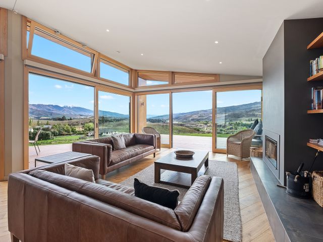 Vino and Views  - Bannockburn Holiday Home - 1059129 - photo 2