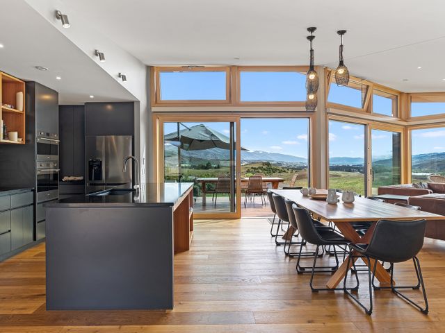 Vino and Views  - Bannockburn Holiday Home - 1059129 - photo 5
