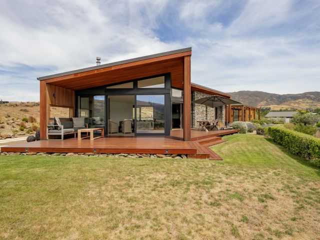 Vino and Views  - Bannockburn Holiday Home - 1059129 - photo 2