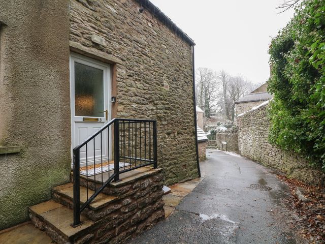 3 Eden Lodge photo 1