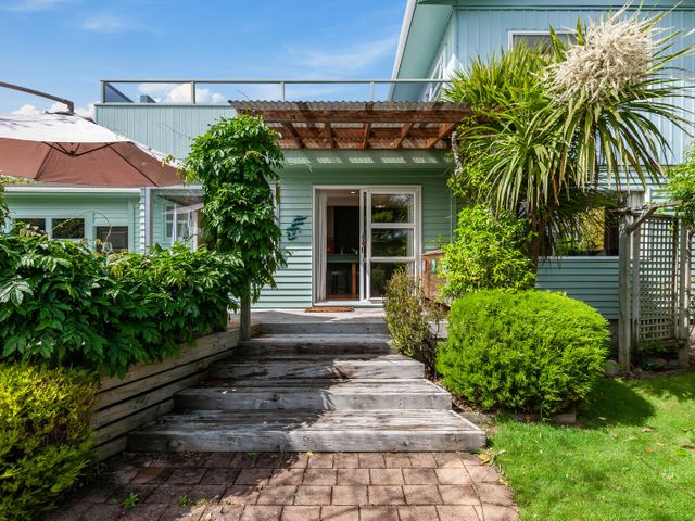 Kapuka Paradise - Wharewaka Holiday Home - 1061156 - photo 2