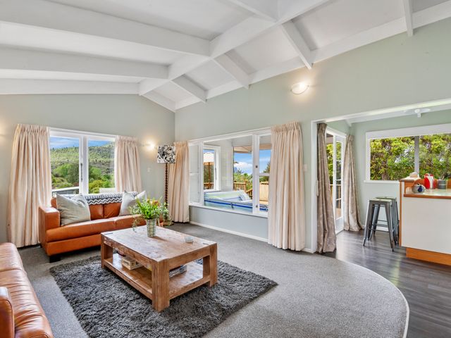 Lake Living - Kuratau Holiday Home - 1061232 - photo 3