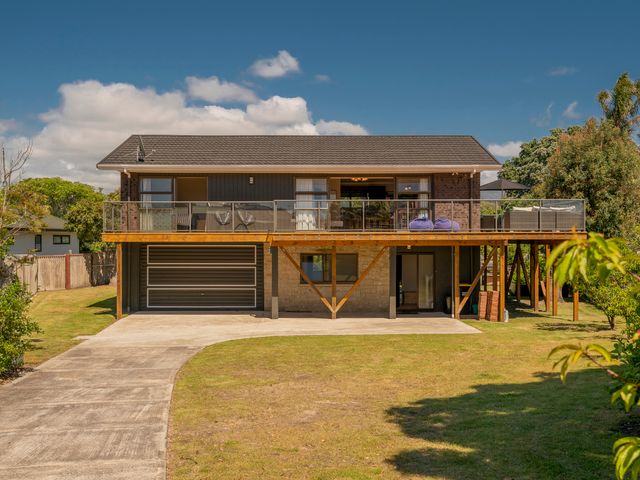 Bach on Boulevard - Pauanui Holiday Home - 1061305 - photo 2