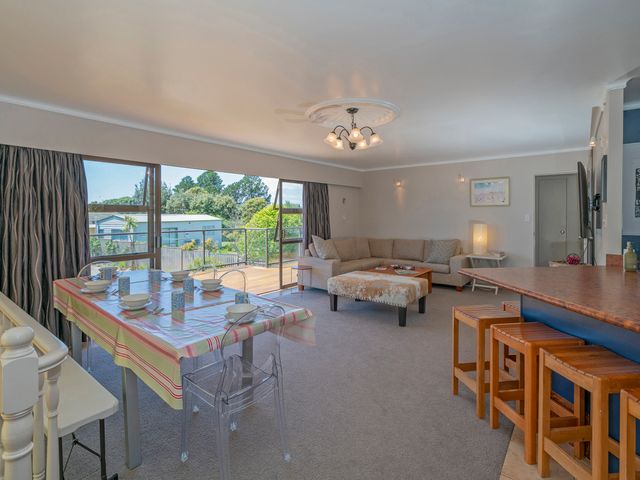 Bach on Boulevard - Pauanui Holiday Home - 1061305 - photo 4