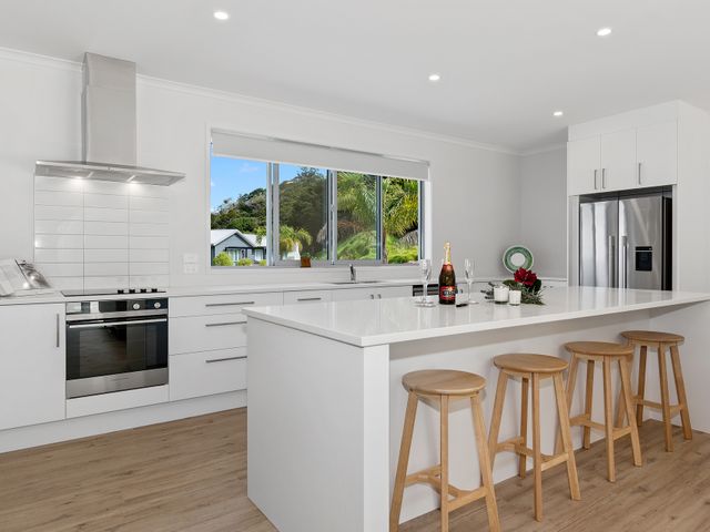 The Platinum Rendezvous - Matapouri Holiday Home - 1061505 - photo 4