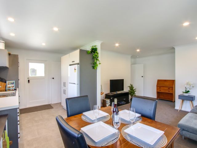 Mama and Papa's - Havelock North Holiday Home - 1061809 - photo 5