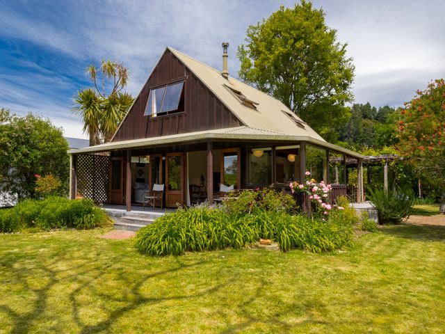 Secret Garden Lodge - Marahau Holiday Home - 1061895 - photo 1