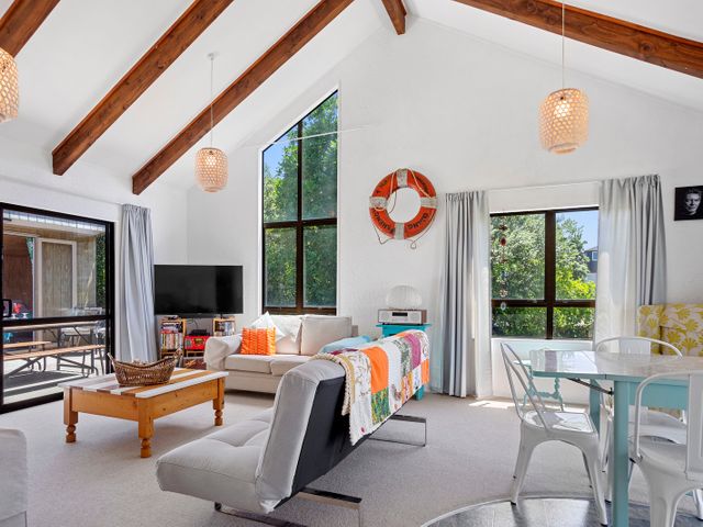 Coastal Charm - Waihi Beach Holiday Home - 1062546 - photo 2