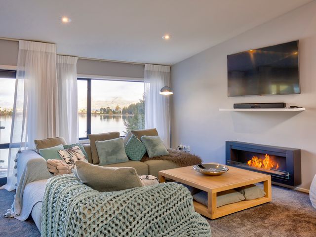 Central Water Views - Queentown Holiday Townhouse - 1062610 - photo 4