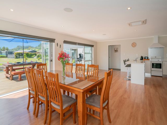 Lake on Scott - Cooks Beach Holiday Home - 1062918 - photo 2