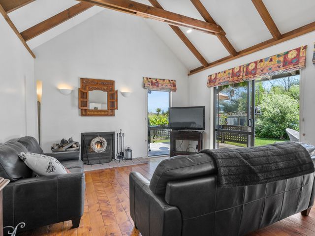 Waimea Cottage - Waikanae Holiday Home - 1063225 - photo 3