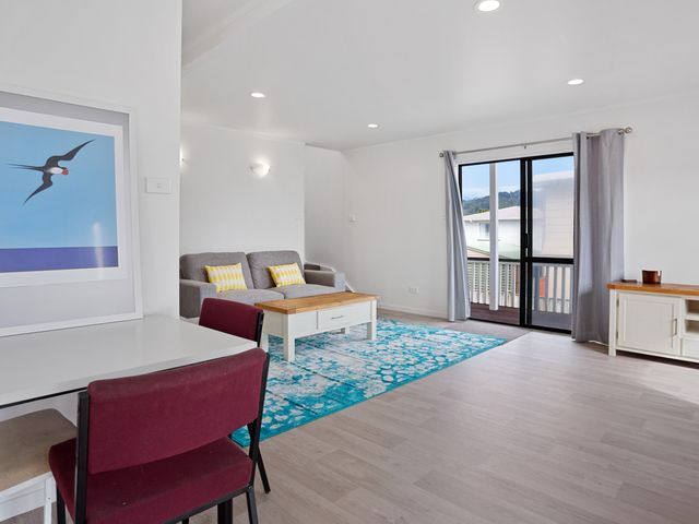 A Wave From It All - Waihi Beach Holiday Home - 1063798 - photo 4