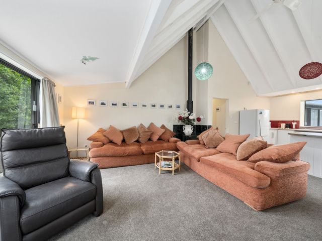 Wharerata - Otaki Beach Holiday Home - 1065041 - photo 3