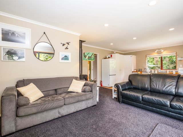 Bach Noir - Kuratau Holiday Home - 1066836 - photo 3