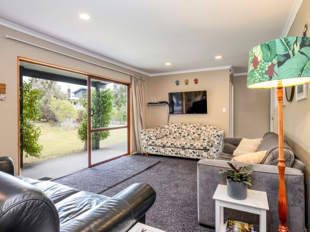 Bach Noir - Kuratau Holiday Home - 1066836 - photo 4