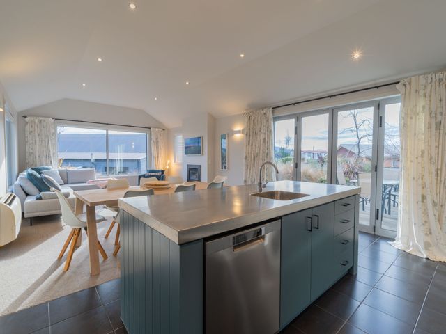 Southland Sounds - Te Anau Holiday Home - 1068065 - photo 4