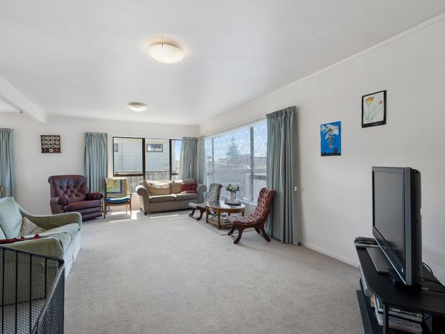 Hit The Beach - Waitarere Beach Holiday Home - 1068958 - photo 3