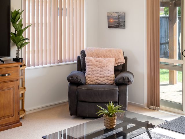 Mount Holidaze - Mt Maunganui Holiday Home - 1068959 - photo 3