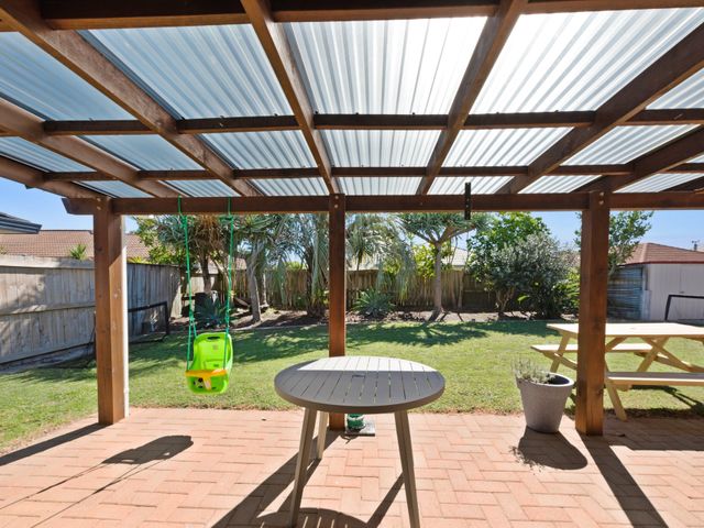 Mount Holidaze - Mt Maunganui Holiday Home - 1068959 - photo 4