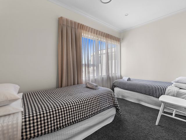 Home Sweet Home - Mt Maunganui Holiday Home - 1070273 - photo 4