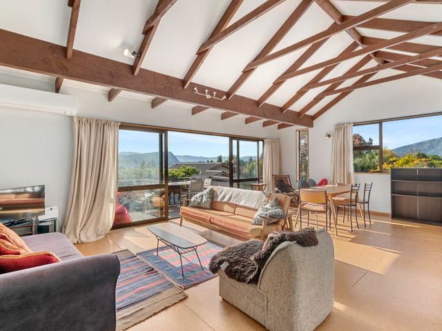 Goodall Crib - Wanaka Holiday Home - 1071126 - photo 2