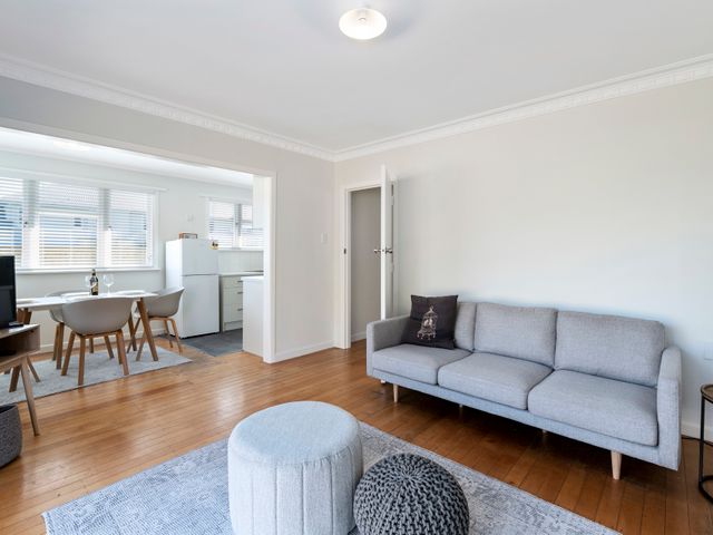 Bach on Pitau - Mt Maunganui Holiday Home - 1075044 - photo 2