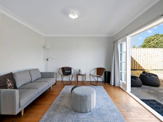 Bach on Pitau - Mt Maunganui Holiday Home - 1075044 - photo 3