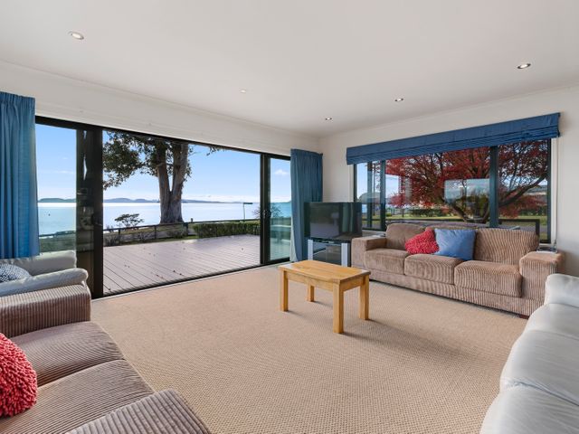 Waitetoko Waterfront - Waitetoko Holiday Home - 1076535 - photo 2