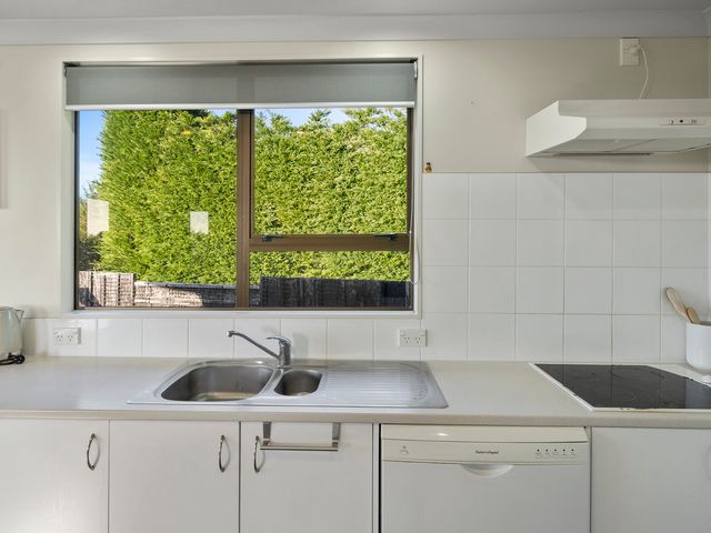 Kapiti Views - Waikanae Beach Holiday Home - 1077147 - photo 5