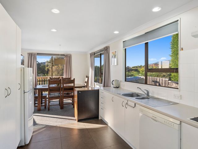 Kapiti Views - Waikanae Beach Holiday Home - 1077147 - photo 4